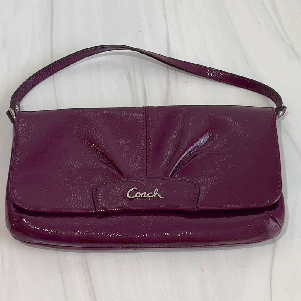 VINTAGE COACH POPPY PATENT LEATHER PLUM BAGUETTE WRISTLET MINI BAG